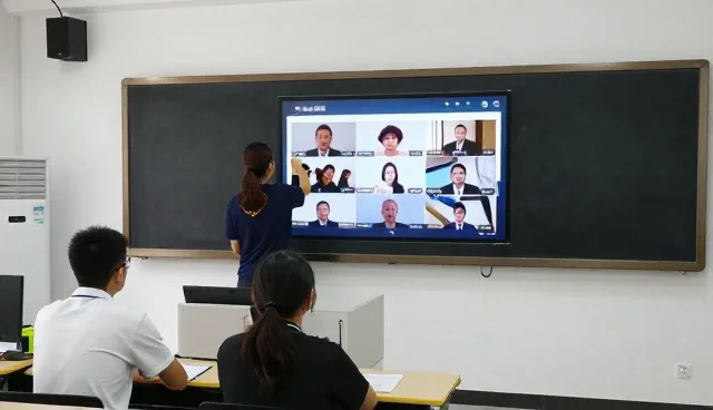 学校与医院应用中的智慧课堂系统特点